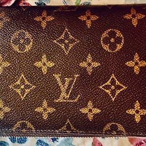 Louis Vuitton Classic Logo Wallet